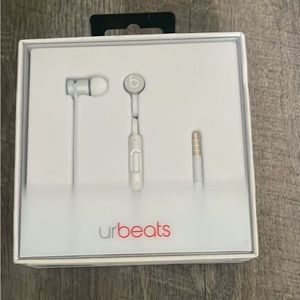 urBeats by dr. dre